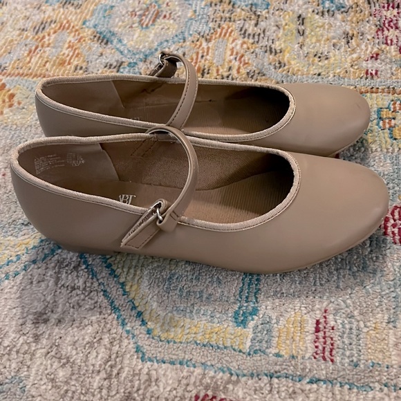 Tan Tap Shoes. Size 2. Velcro Straps - Picture 2 of 3